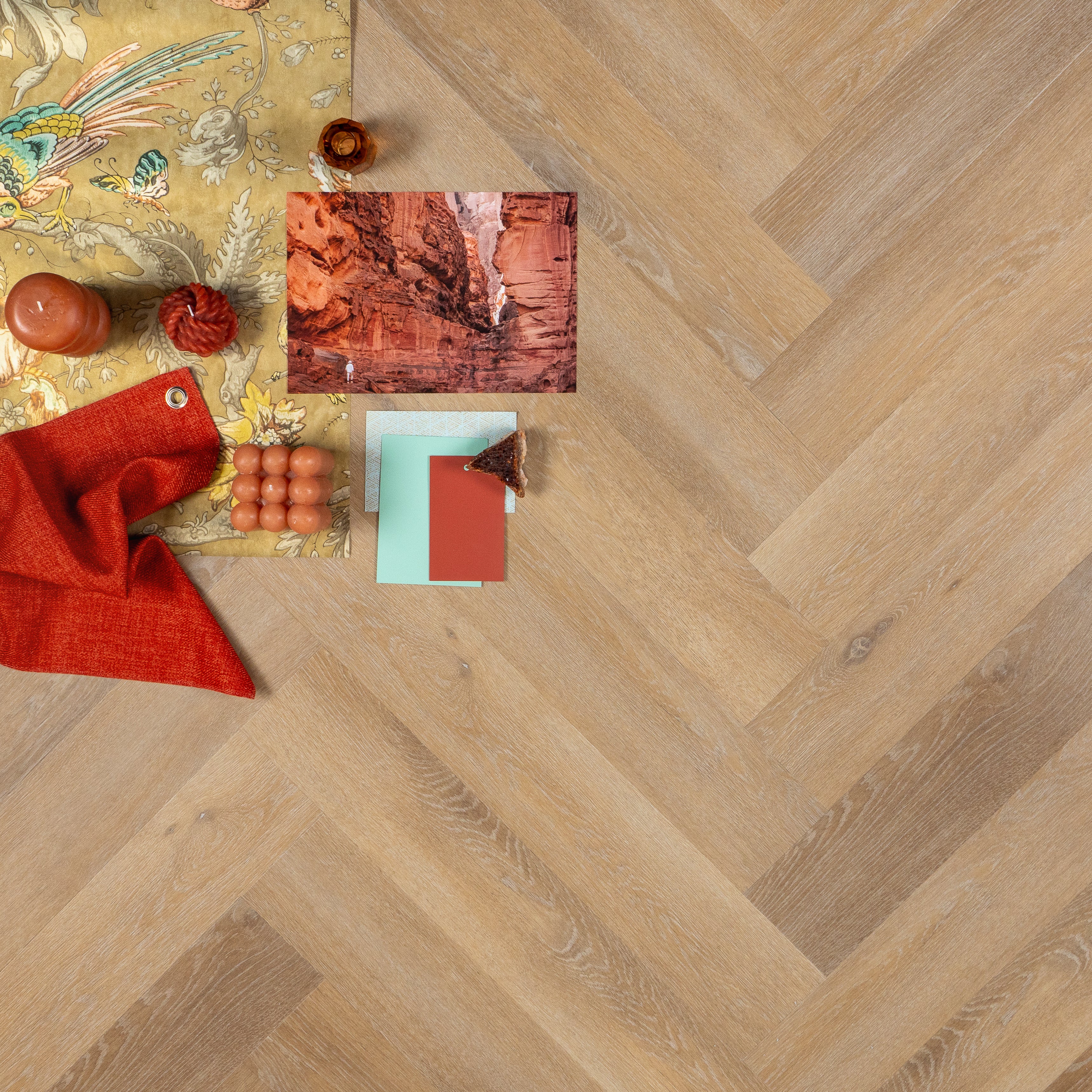 Otium Ruby Herringbone – Stijlvolle visgraat SPC vloer verkrijgbaar bij XL Woonwinkel, 100% waterbestendig, geschikt voor vloerverwarming en voorzien van een geïntegreerde ondervloer.