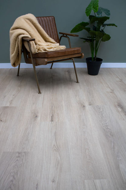 EKO-Floors Business Ardennen - Duurzame en waterdichte PVC vloer verkrijgbaar bij XL Woonwinkel, perfect voor commercieel en huishoudelijk gebruik, inclusief keuken en badkamer.