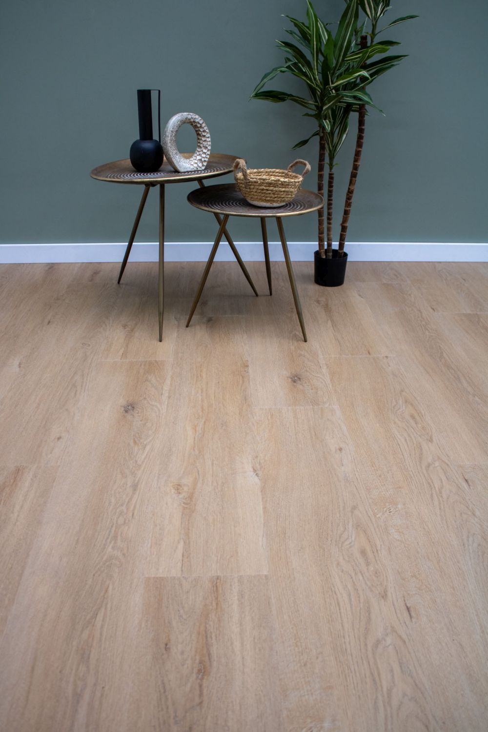 EKO-Floors Business Click Alpen - Duurzame en waterdichte PVC vloer verkrijgbaar bij XL Woonwinkel, ideaal voor commercieel en huishoudelijk gebruik, inclusief keuken en badkamer.
