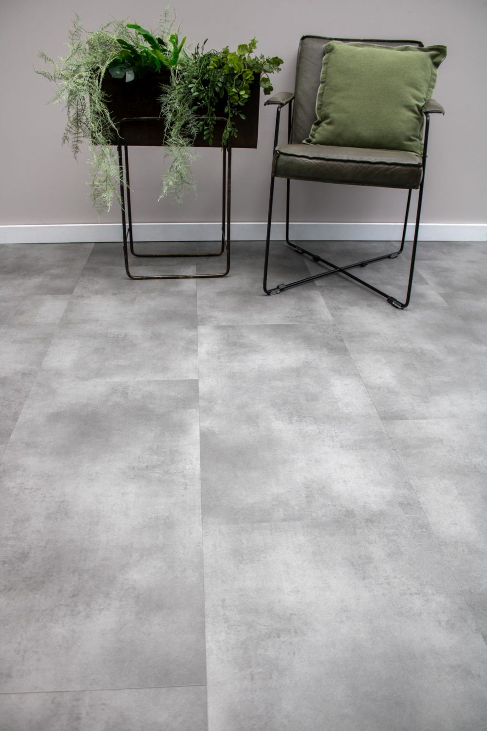 Kiezel Tile Collection PVC Vloer met stijlvolle uitstraling, duurzaam en eenvoudig te installeren, verkrijgbaar bij XL Woonwinkel.