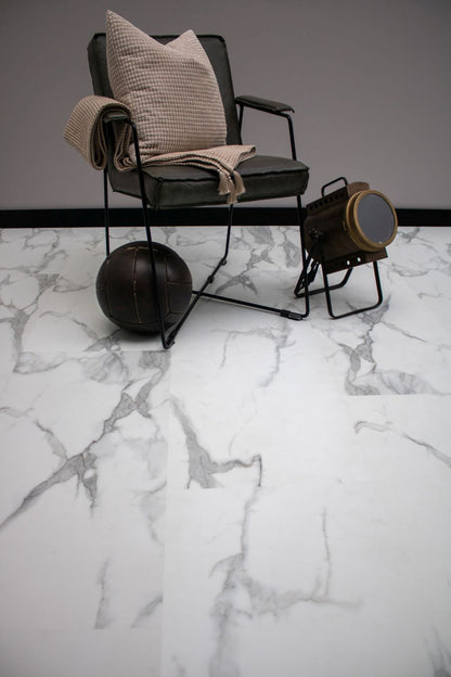 Marmer Tile Collection PVC Vloer met luxe uitstraling, geschikt voor intensief gebruik, verkrijgbaar bij XL Woonwinkel.