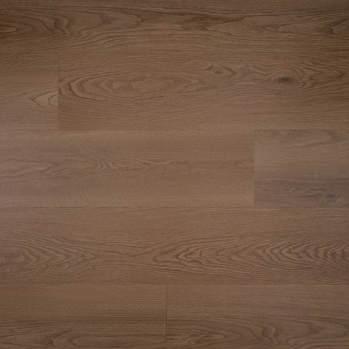 De Otium at Home OTIUM NXT collectie staat voor de nieuwste generatie PVC vloeren. Dankzij de ultra matte afwerking, natuurgetrouwe hout- en steenstructuren en sterke slijtlaag combineren deze vloeren een luxe uitstraling met optimaal gebruiksgemak. Verkrijgbaar in plank, visgraat en tegel, in zowel Dryback als Rigid uitvoering, en volledig geschikt voor vloerverwarming en intensief dagelijks gebruik.