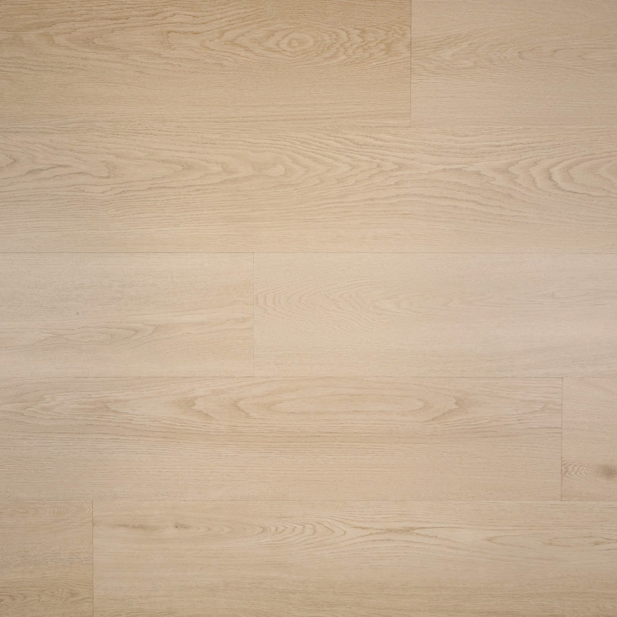De Otium at Home OTIUM NXT collectie staat voor de nieuwste generatie PVC vloeren. Dankzij de ultra matte afwerking, natuurgetrouwe hout- en steenstructuren en sterke slijtlaag combineren deze vloeren een luxe uitstraling met optimaal gebruiksgemak. Verkrijgbaar in plank, visgraat en tegel, in zowel Dryback als Rigid uitvoering, en volledig geschikt voor vloerverwarming en intensief dagelijks gebruik.