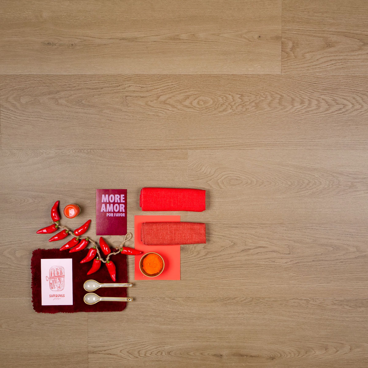 De Otium at Home OTIUM NXT collectie staat voor de nieuwste generatie PVC vloeren. Dankzij de ultra matte afwerking, natuurgetrouwe hout- en steenstructuren en sterke slijtlaag combineren deze vloeren een luxe uitstraling met optimaal gebruiksgemak. Verkrijgbaar in plank, visgraat en tegel, in zowel Dryback als Rigid uitvoering, en volledig geschikt voor vloerverwarming en intensief dagelijks gebruik.