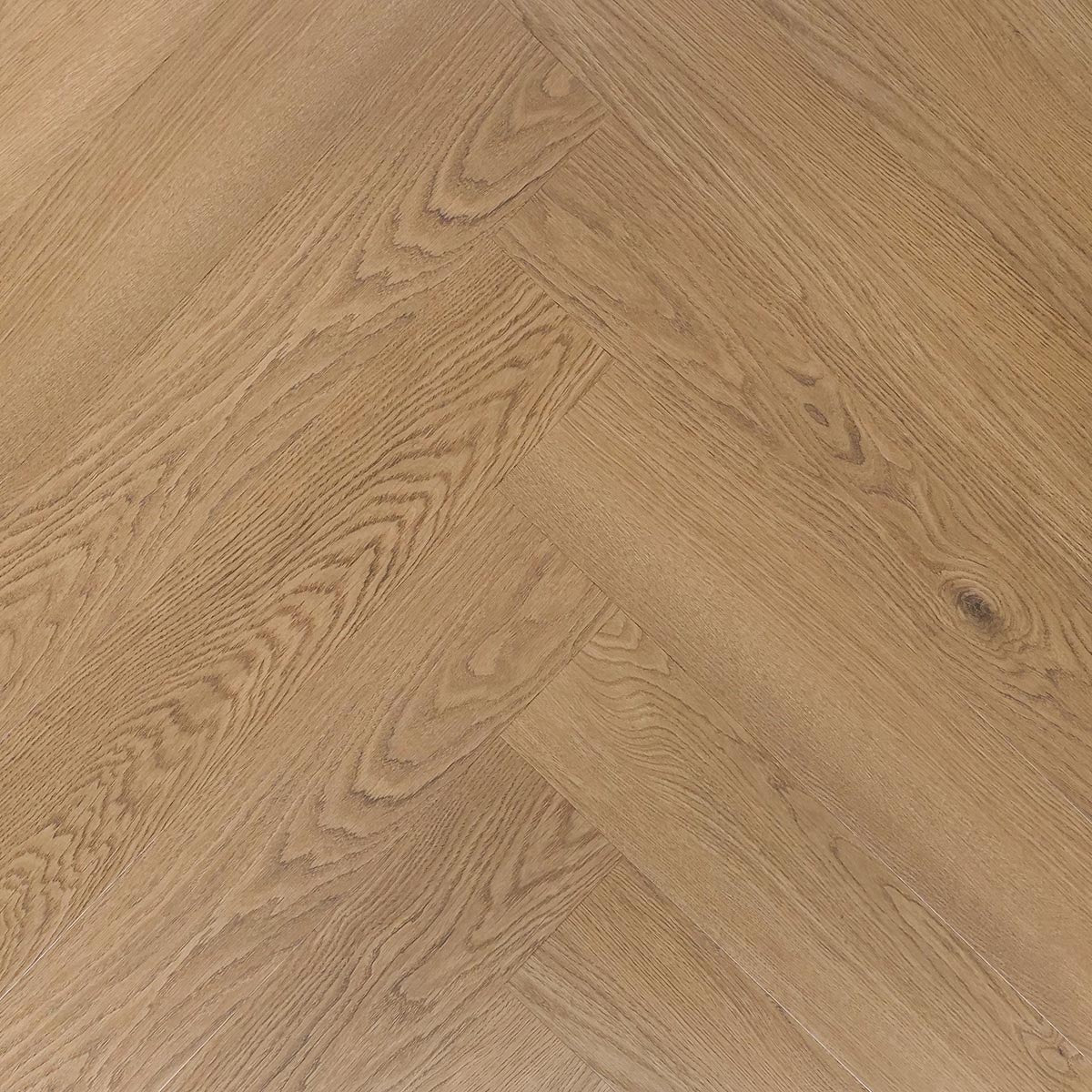 De Otium at Home OTIUM NXT collectie staat voor de nieuwste generatie PVC vloeren. Dankzij de ultra matte afwerking, natuurgetrouwe hout- en steenstructuren en sterke slijtlaag combineren deze vloeren een luxe uitstraling met optimaal gebruiksgemak. Verkrijgbaar in plank, visgraat en tegel, in zowel Dryback als Rigid uitvoering, en volledig geschikt voor vloerverwarming en intensief dagelijks gebruik.