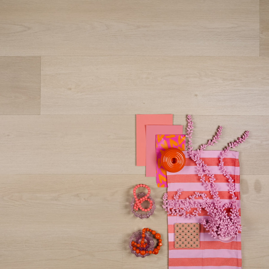 De Otium at Home OTIUM NXT collectie staat voor de nieuwste generatie PVC vloeren. Dankzij de ultra matte afwerking, natuurgetrouwe hout- en steenstructuren en sterke slijtlaag combineren deze vloeren een luxe uitstraling met optimaal gebruiksgemak. Verkrijgbaar in plank, visgraat en tegel, in zowel Dryback als Rigid uitvoering, en volledig geschikt voor vloerverwarming en intensief dagelijks gebruik.