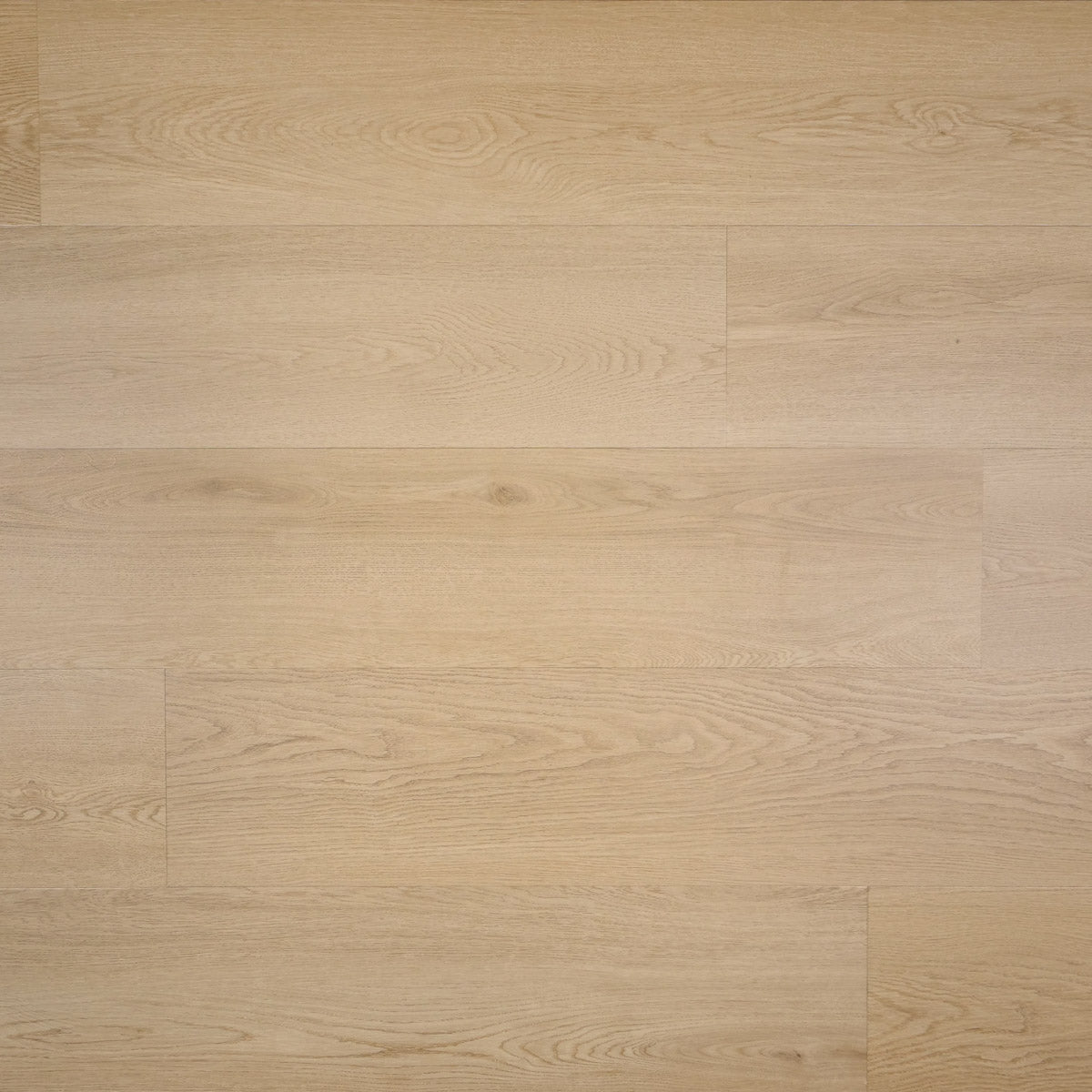 De Otium at Home OTIUM NXT collectie staat voor de nieuwste generatie PVC vloeren. Dankzij de ultra matte afwerking, natuurgetrouwe hout- en steenstructuren en sterke slijtlaag combineren deze vloeren een luxe uitstraling met optimaal gebruiksgemak. Verkrijgbaar in plank, visgraat en tegel, in zowel Dryback als Rigid uitvoering, en volledig geschikt voor vloerverwarming en intensief dagelijks gebruik.