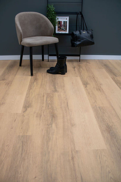 XL-Floors Living Collection Madeira - Duurzame, waterdichte PVC click vloer verkrijgbaar bij XL Woonwinkel, ideaal voor elke ruimte, met slijtvaste laag en brandveiligheidsclassificatie.