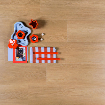 Otium Hibiscus– Stijlvolle stroken SPC vloer verkrijgbaar bij XL Woonwinkel, 100% waterbestendig, geschikt voor vloerverwarming en voorzien van een geïntegreerde ondervloer.